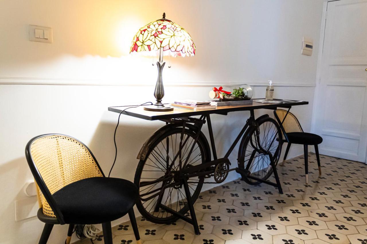 Donnafrancaflorio Hotel ปาแลร์โม ภายนอก รูปภาพ